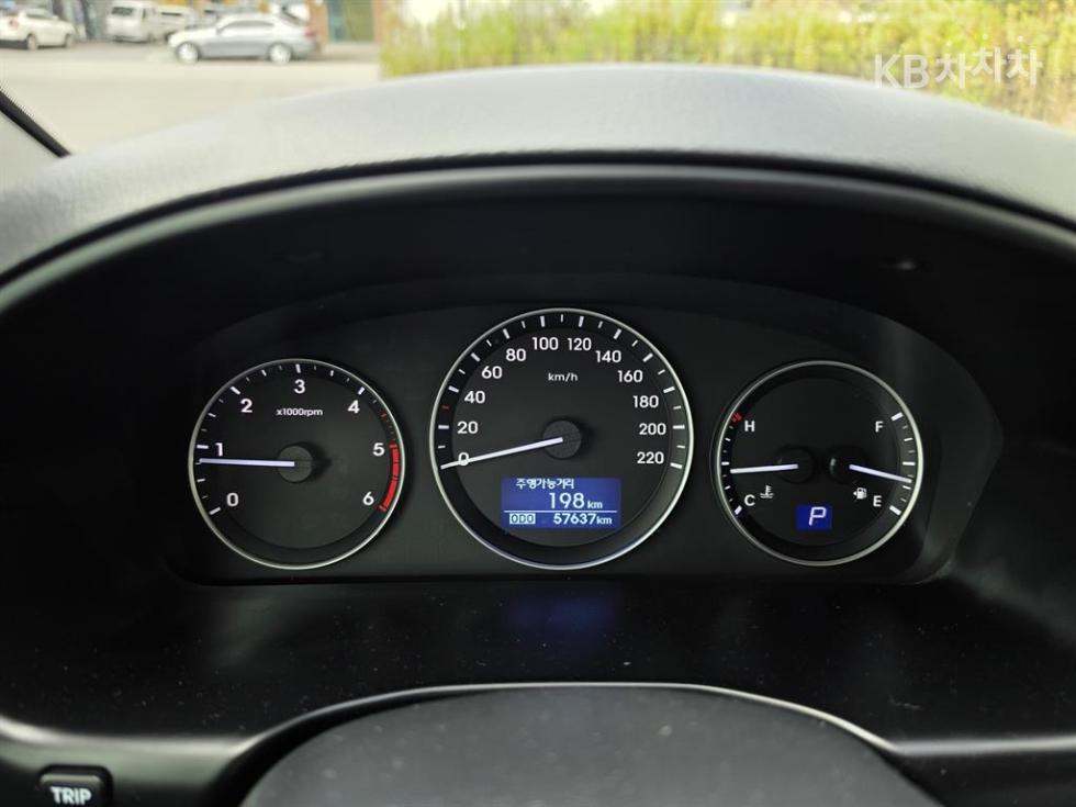Hyundai Starex — miniaturë 7