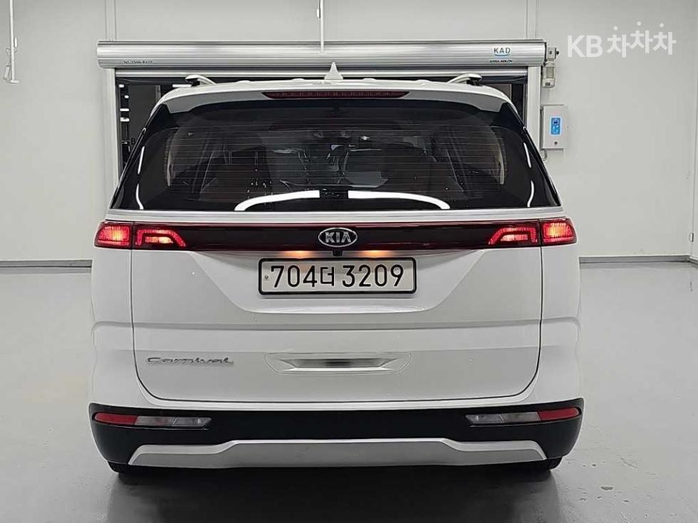 Kia Carnival — miniaturë 3