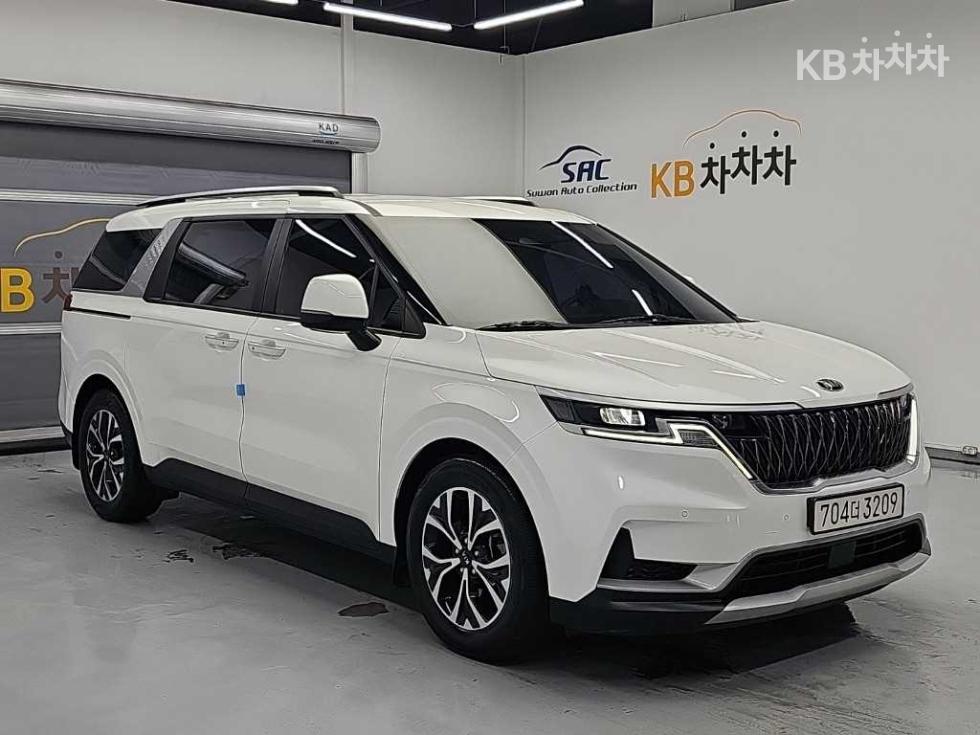 Kia Carnival — miniaturë 4
