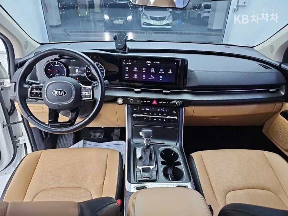 Kia Carnival — miniaturë 7