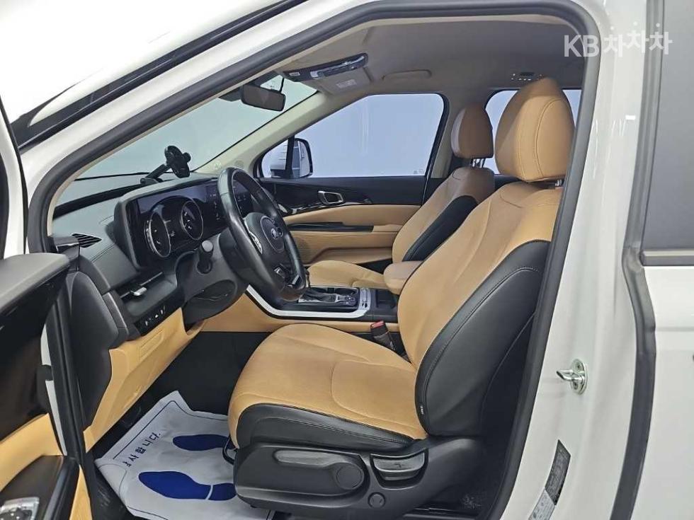 Kia Carnival — miniaturë 11