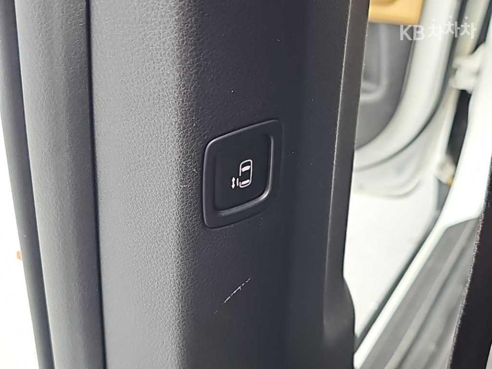 Kia Carnival — miniaturë 16