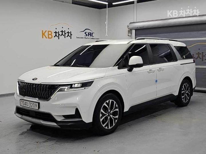 Kia Carnival 11-Seater Prestige — foto 1