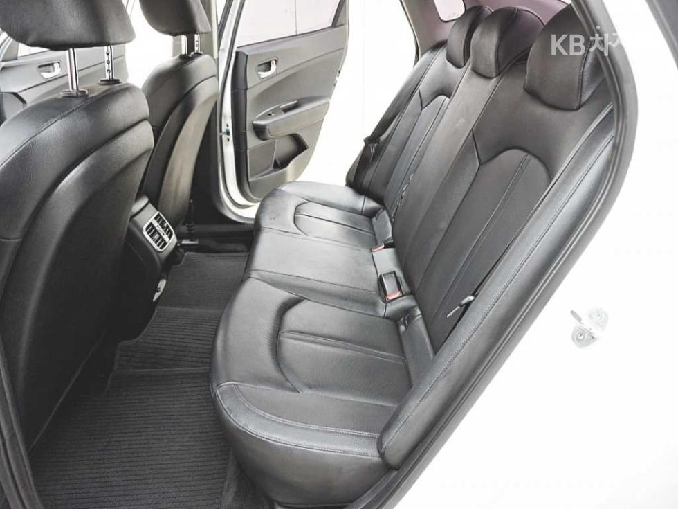 Kia K5 — miniaturë 7
