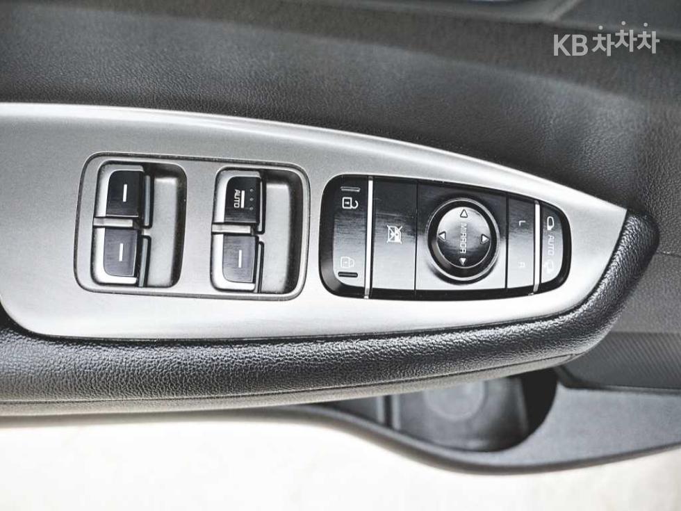Kia K5 — miniaturë 18