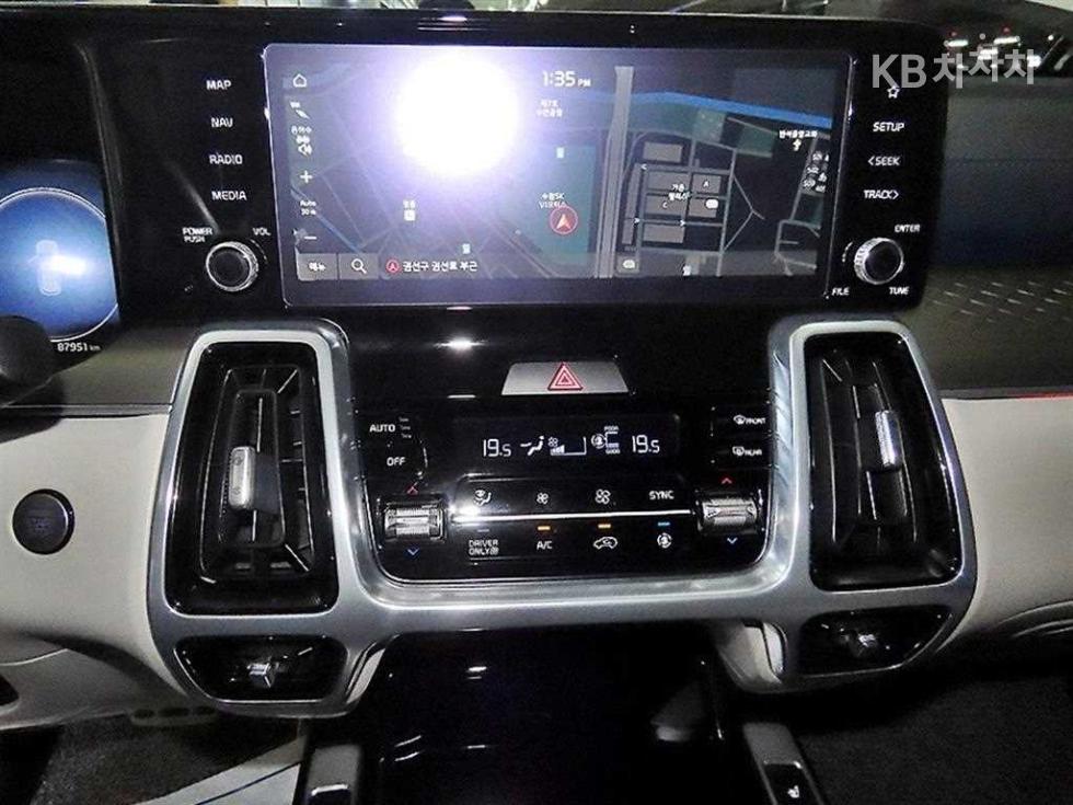 Kia Sorento — miniaturë 11