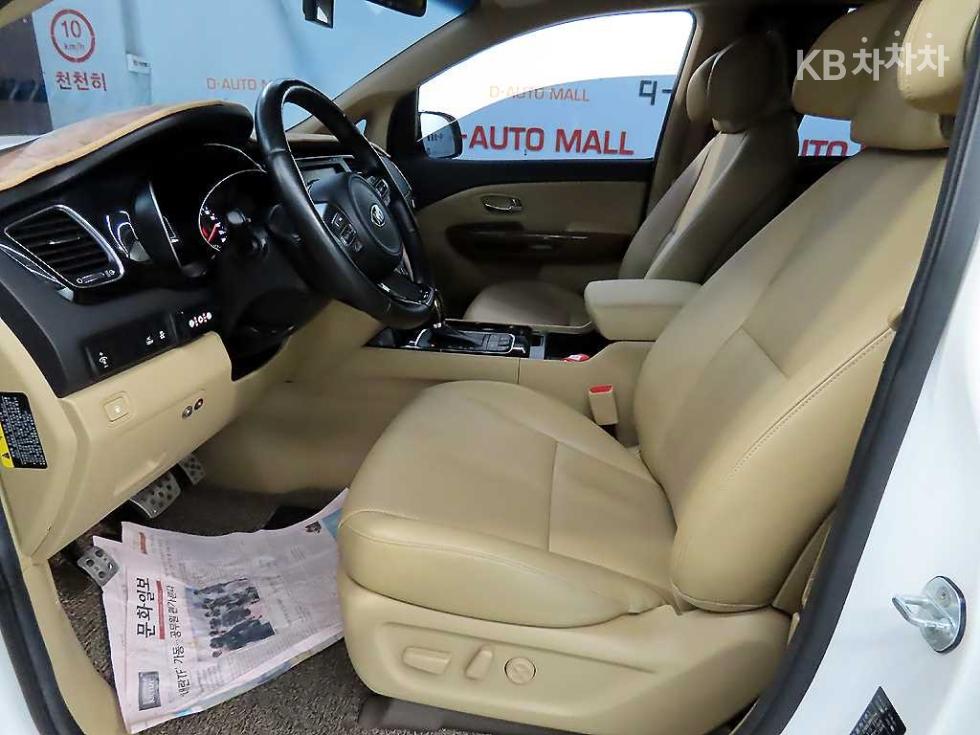 Kia Carnival — miniaturë 6