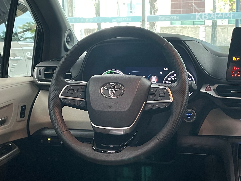 Toyota Sienna — miniaturë 26