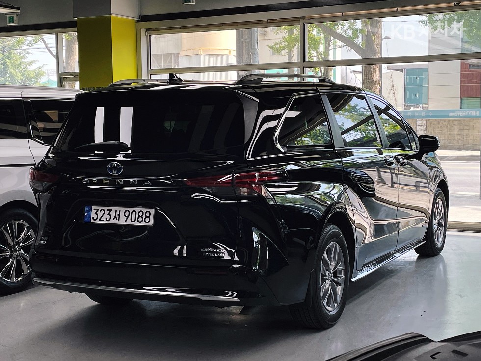 Toyota Sienna — miniaturë 2
