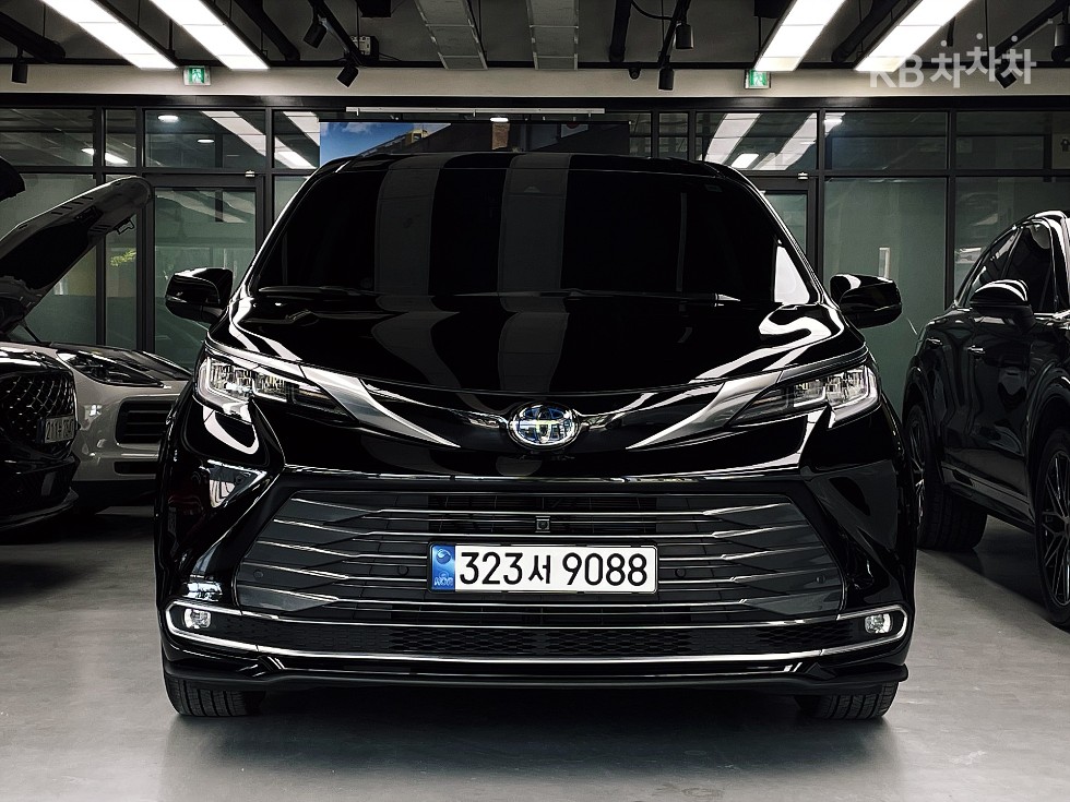 Toyota Sienna — miniaturë 3