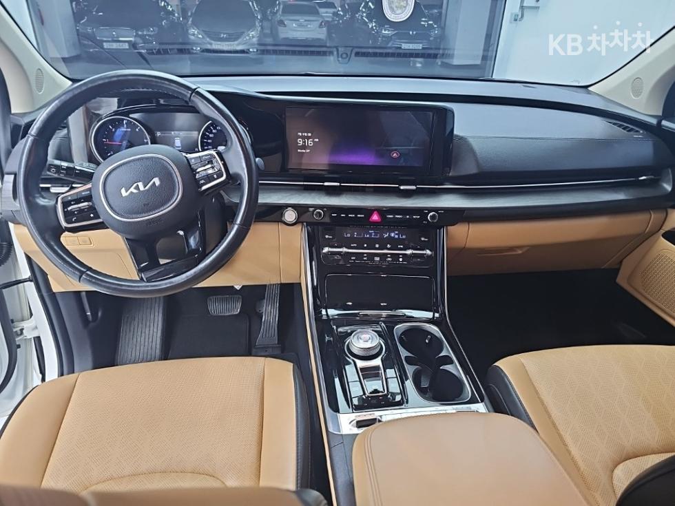 2022 Kia 4 photo