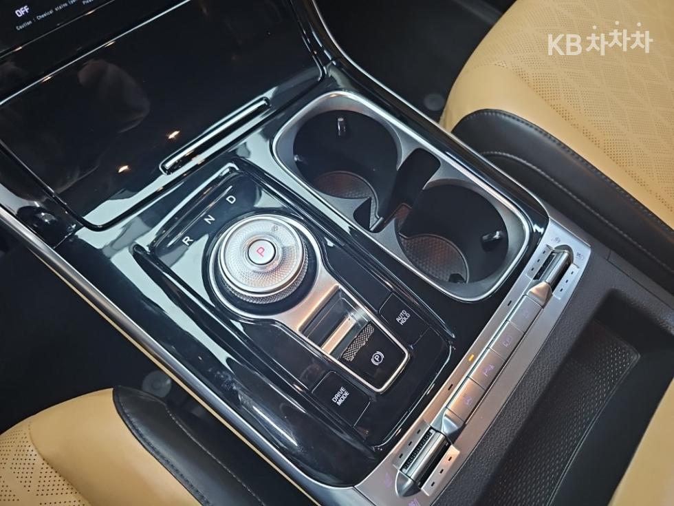 2022 Kia 4 photo