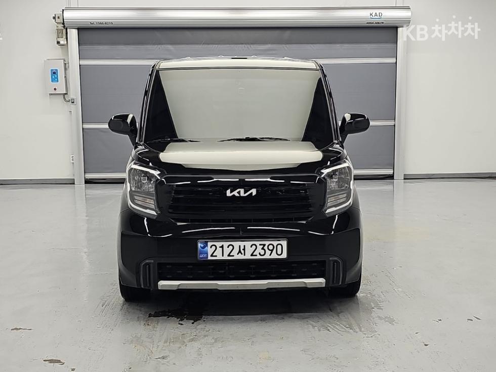 2023 Kia Used Car photo