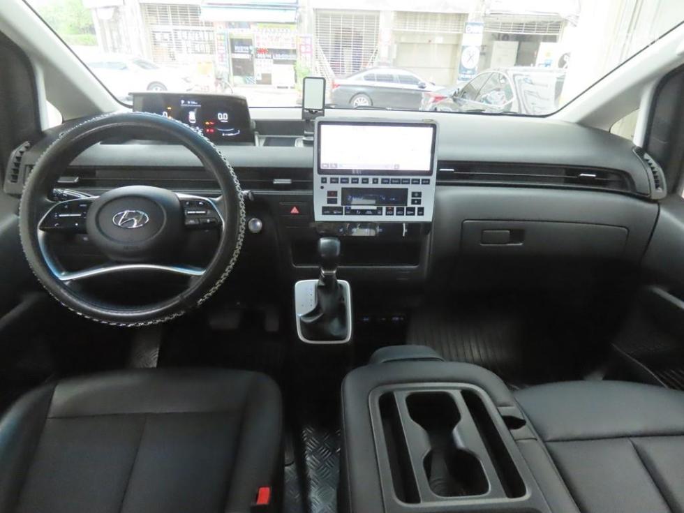 Hyundai Staria — miniaturë 7