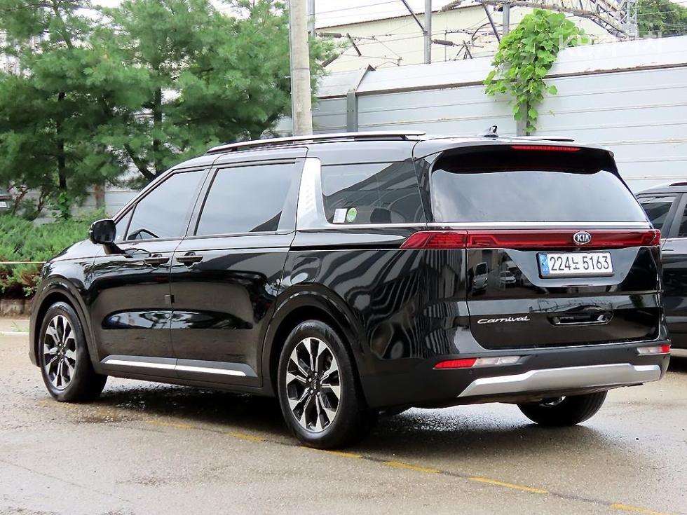 Kia Carnival — miniaturë 3