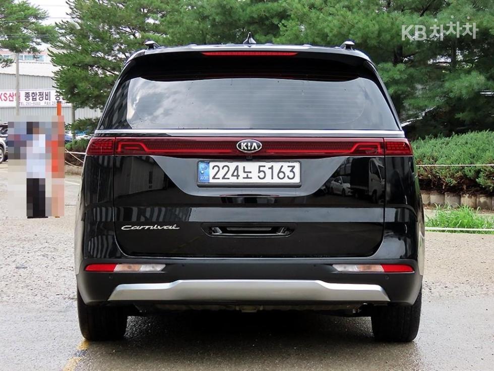 Kia Carnival — miniaturë 4