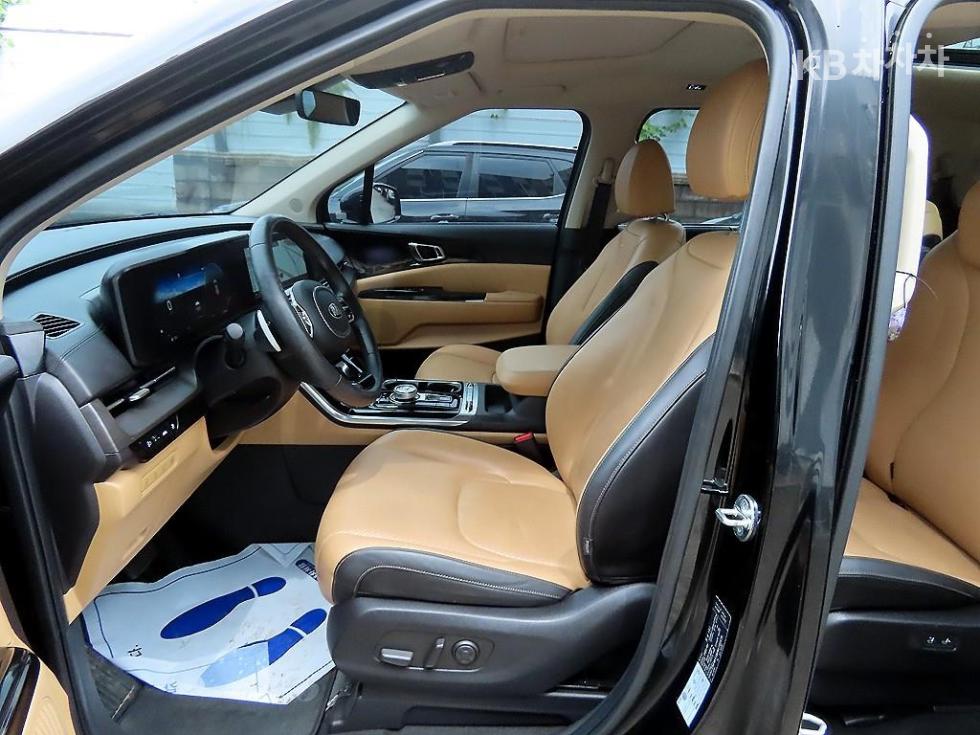 Kia Carnival — miniaturë 5