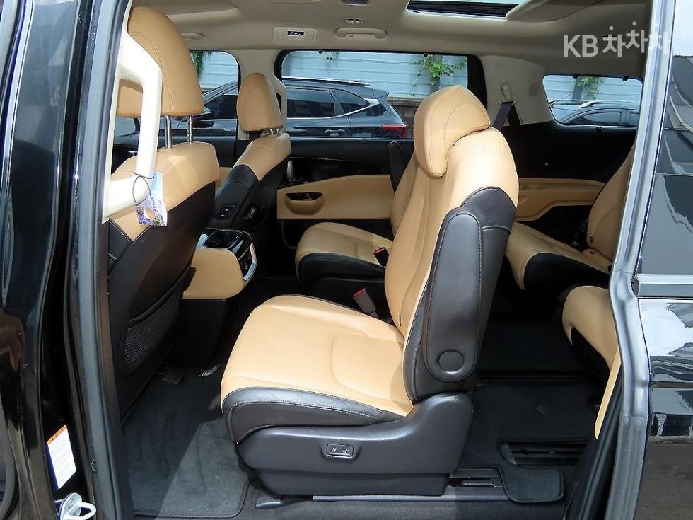 Kia Carnival — miniaturë 6
