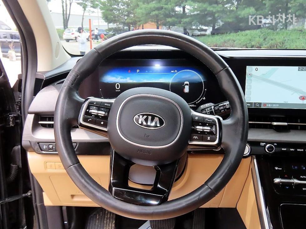 Kia Carnival — miniaturë 8