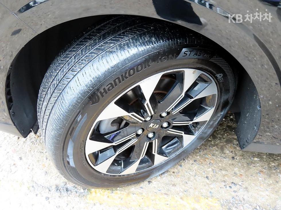 Kia Carnival — miniaturë 20