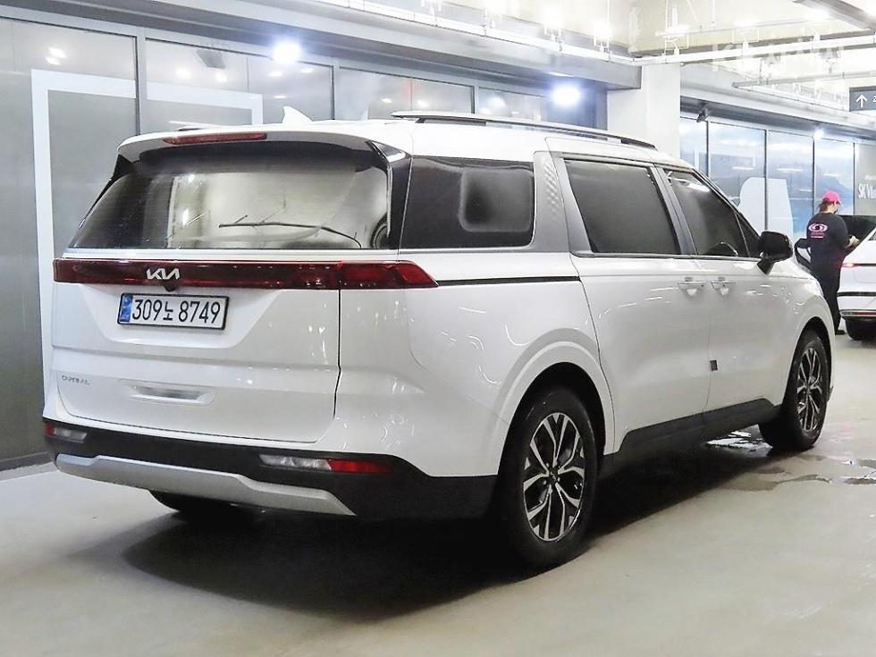Kia Carnival — miniaturë 4