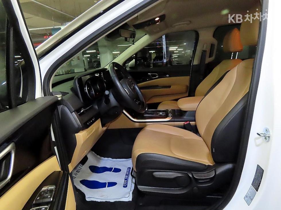 Kia Carnival — miniaturë 6