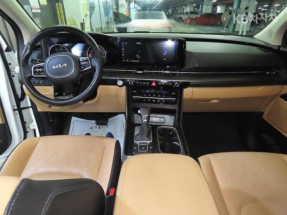 Kia Carnival — miniaturë 10