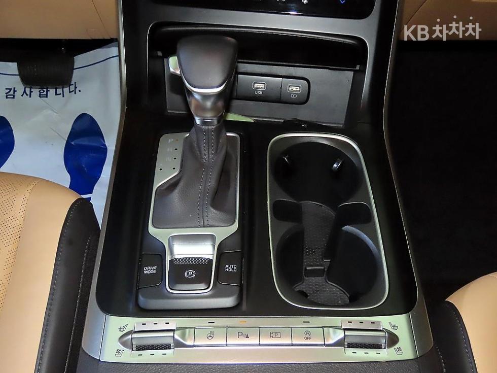 Kia Carnival — miniaturë 12