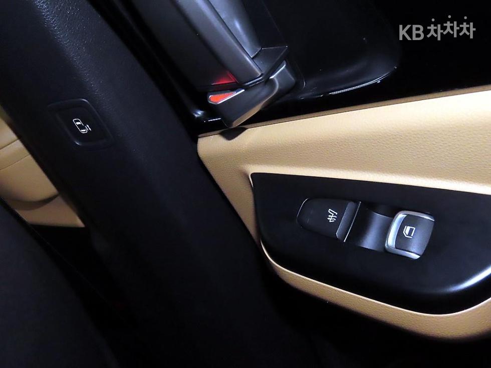 Kia Carnival — miniaturë 13