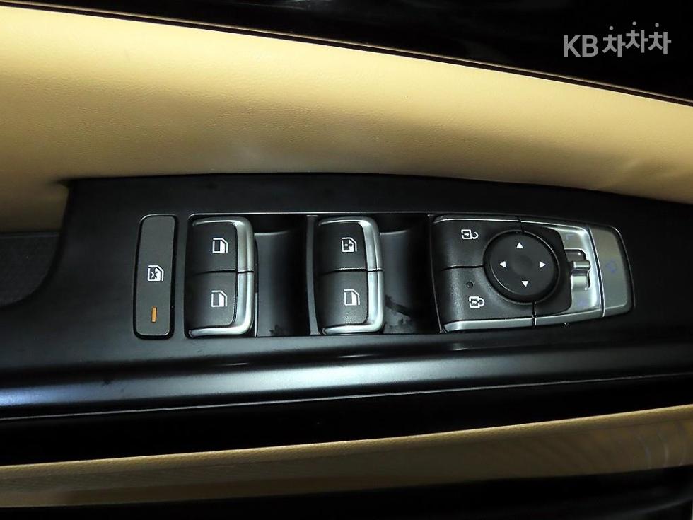 Kia Carnival — miniaturë 14