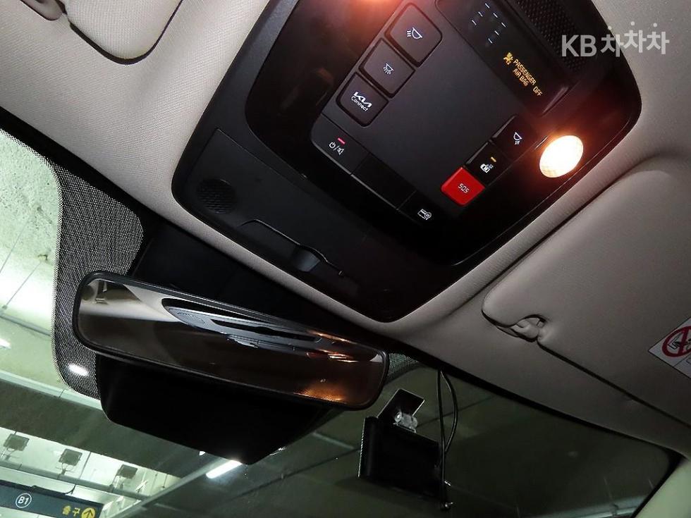Kia Carnival — miniaturë 17