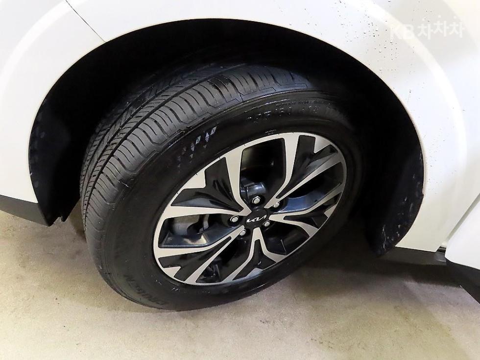 Kia Carnival — miniaturë 20