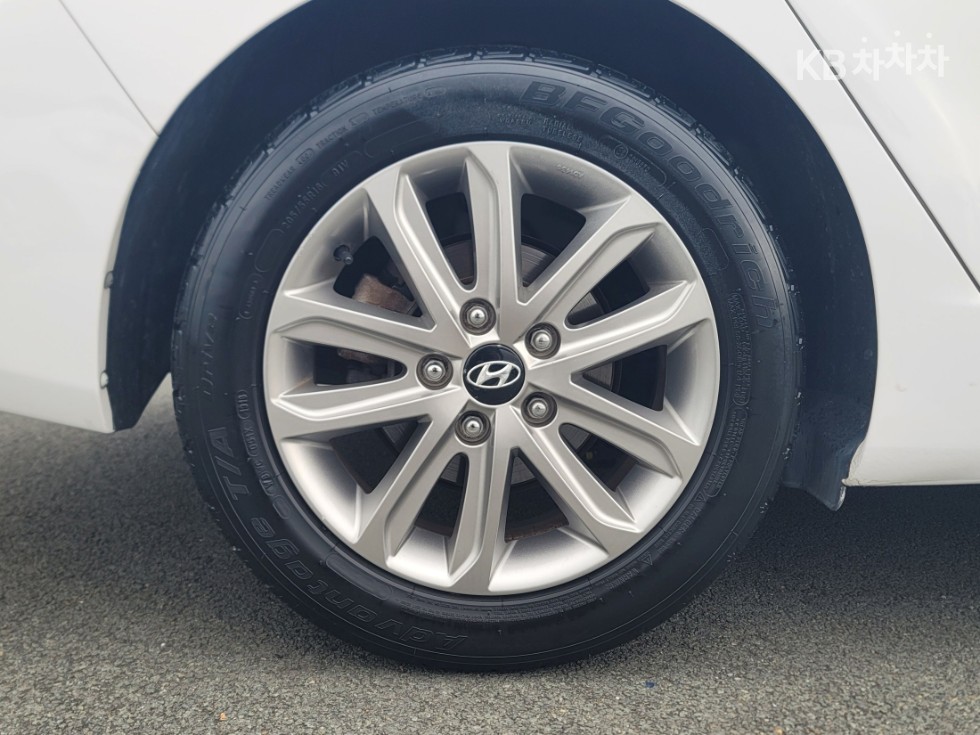 Hyundai Avante — miniaturë 11