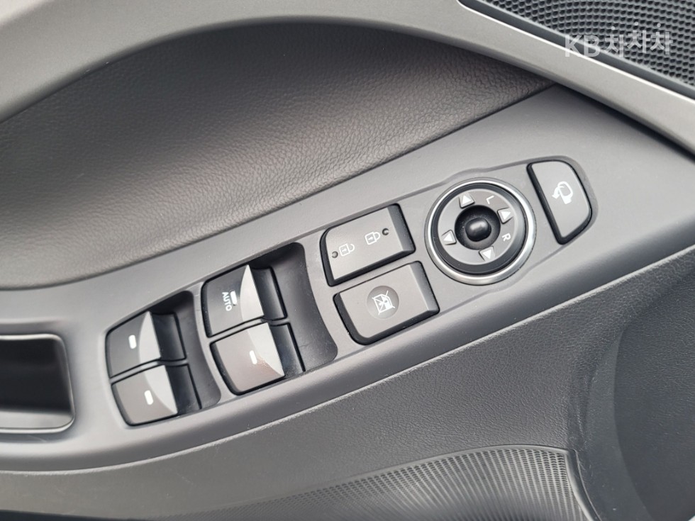 Hyundai Avante — miniaturë 13