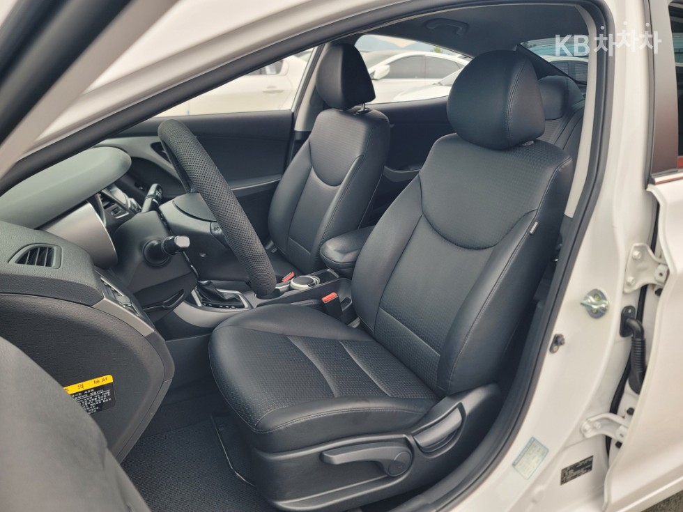 Hyundai Avante — miniaturë 14