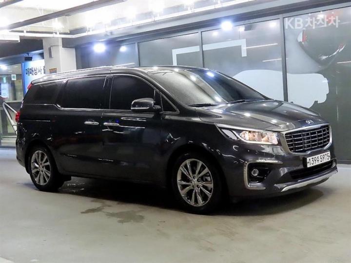Kia Carnival 9인승 2.2 디젤 — foto 1