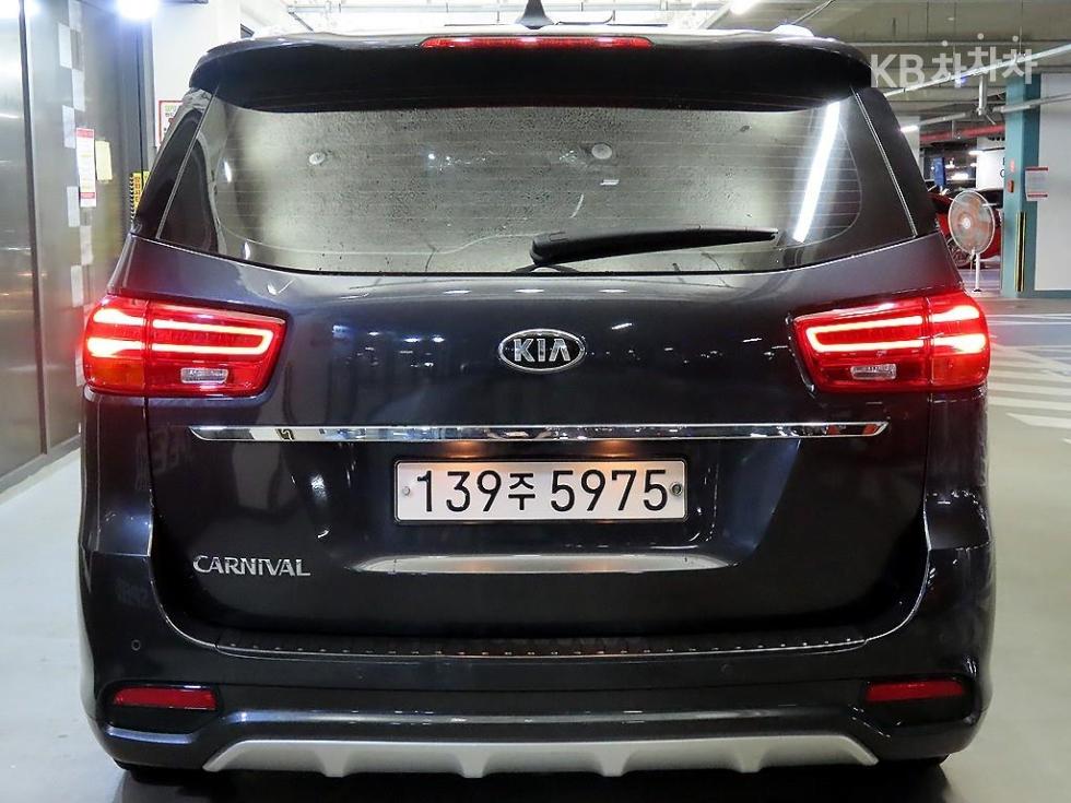 Kia Carnival — miniaturë 5