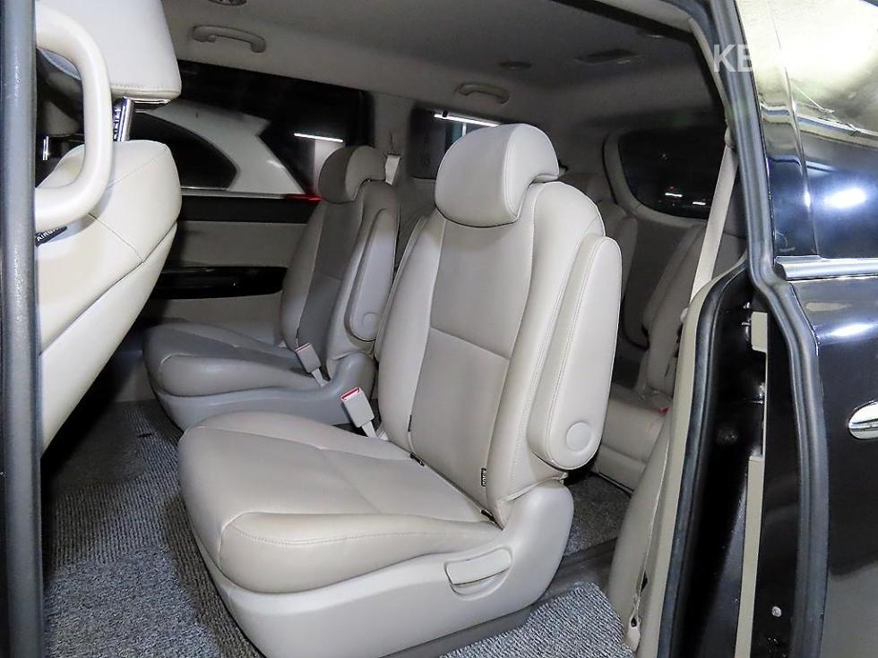 Kia Carnival — miniaturë 7