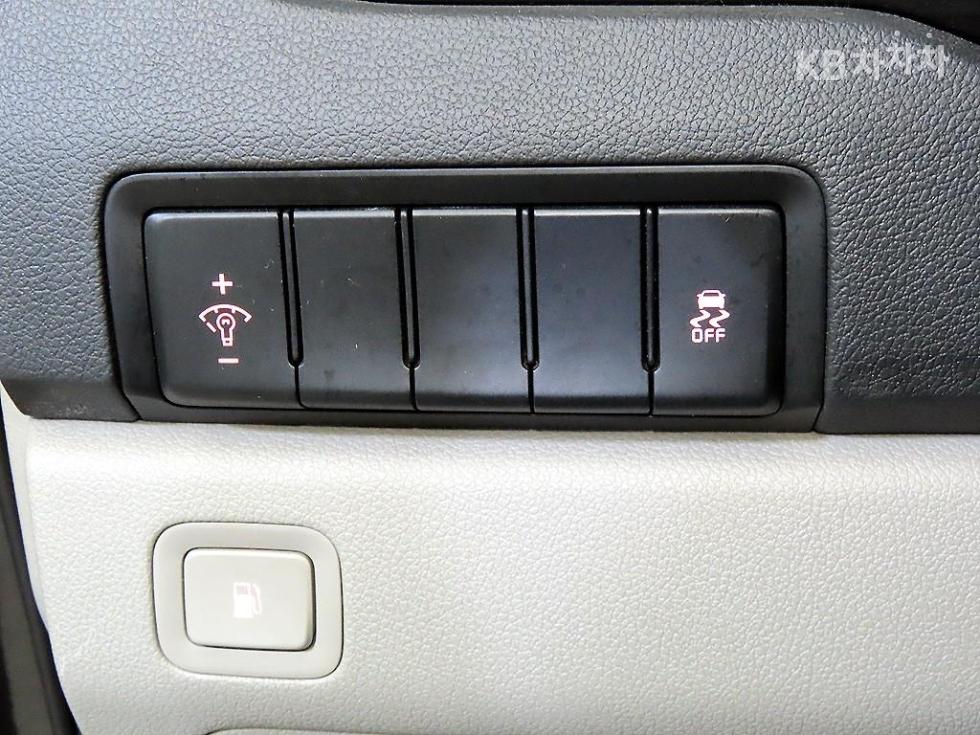 Kia Carnival — miniaturë 13