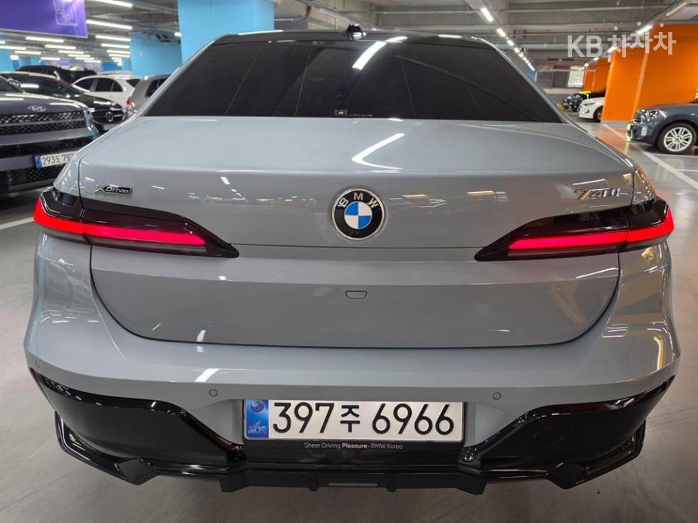 BMW 7er — miniaturë 4