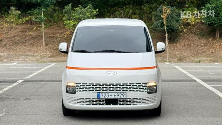 Hyundai Staria 2.2 투어러 11 — foto 1