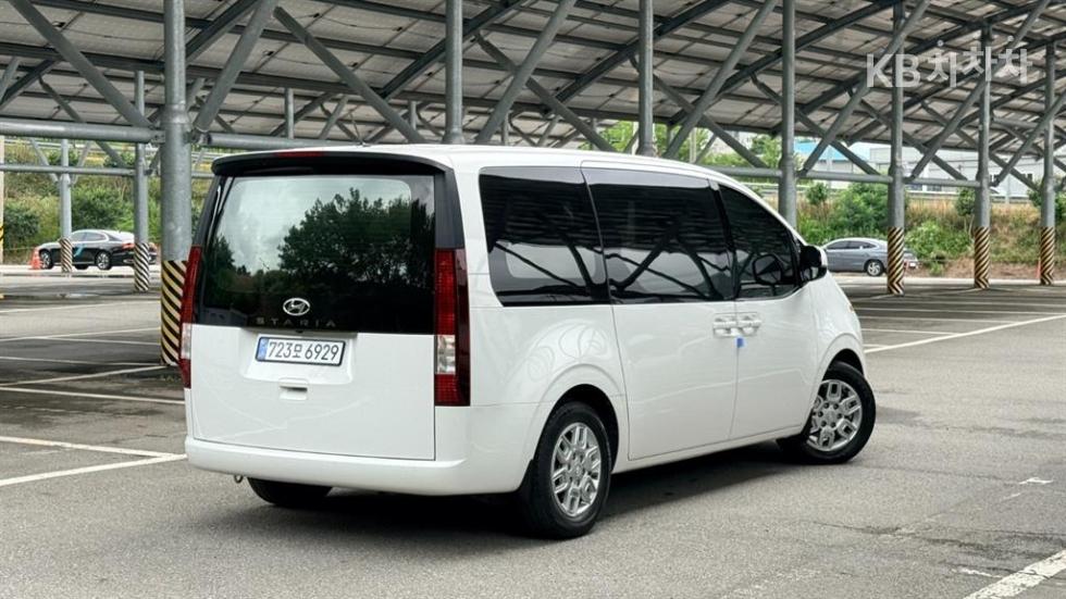 Hyundai Staria — miniaturë 3
