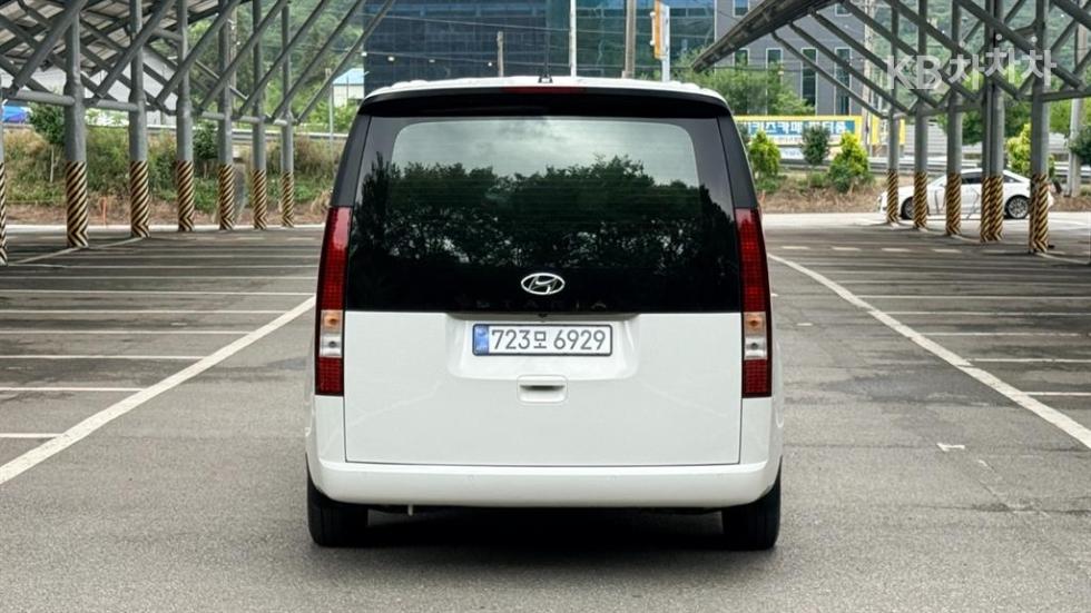 Hyundai Staria — miniaturë 4