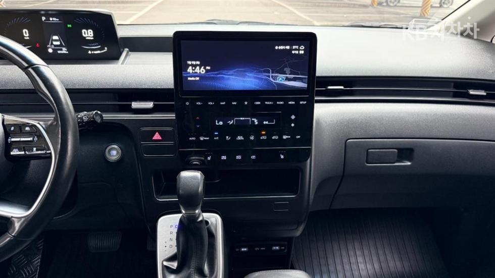 Hyundai Staria — miniaturë 10