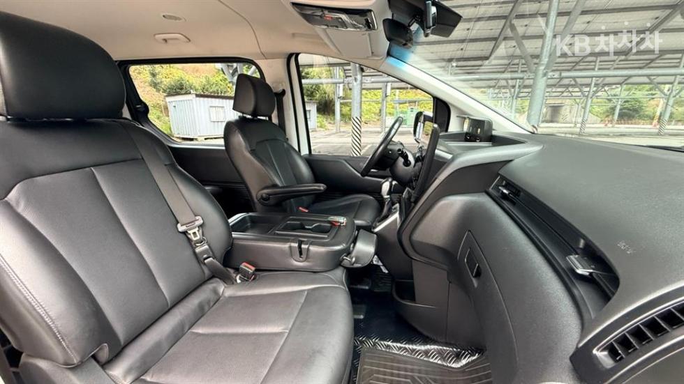 Hyundai Staria — miniaturë 12