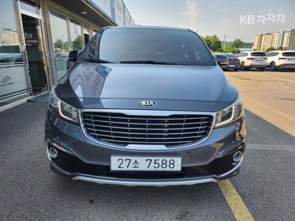 Kia Carnival — miniaturë 2