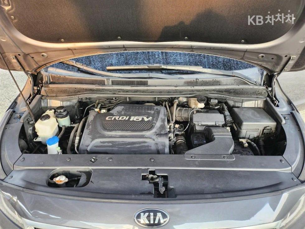 Kia Carnival — miniaturë 9