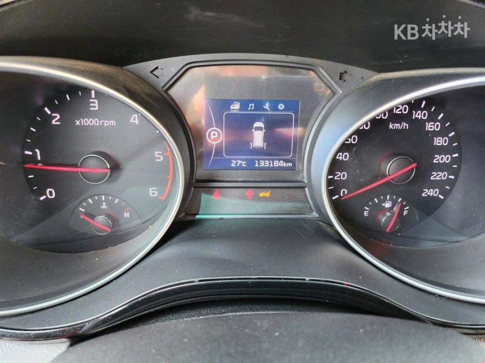 Kia Carnival — miniaturë 10