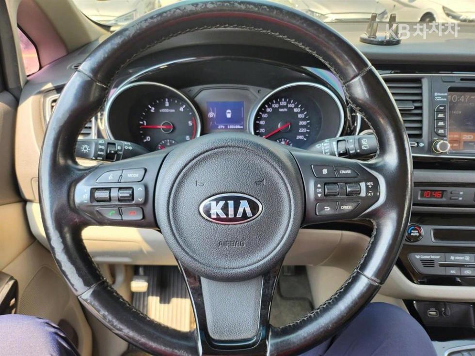 Kia Carnival — miniaturë 11