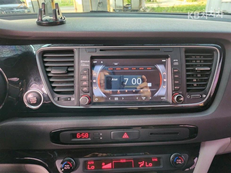 Kia Carnival — miniaturë 18